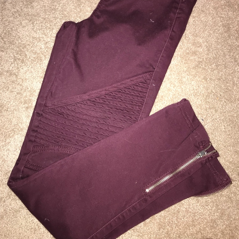 Burgundy colored jegging